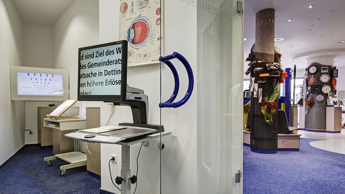 Vergrößernde Sehhilfen